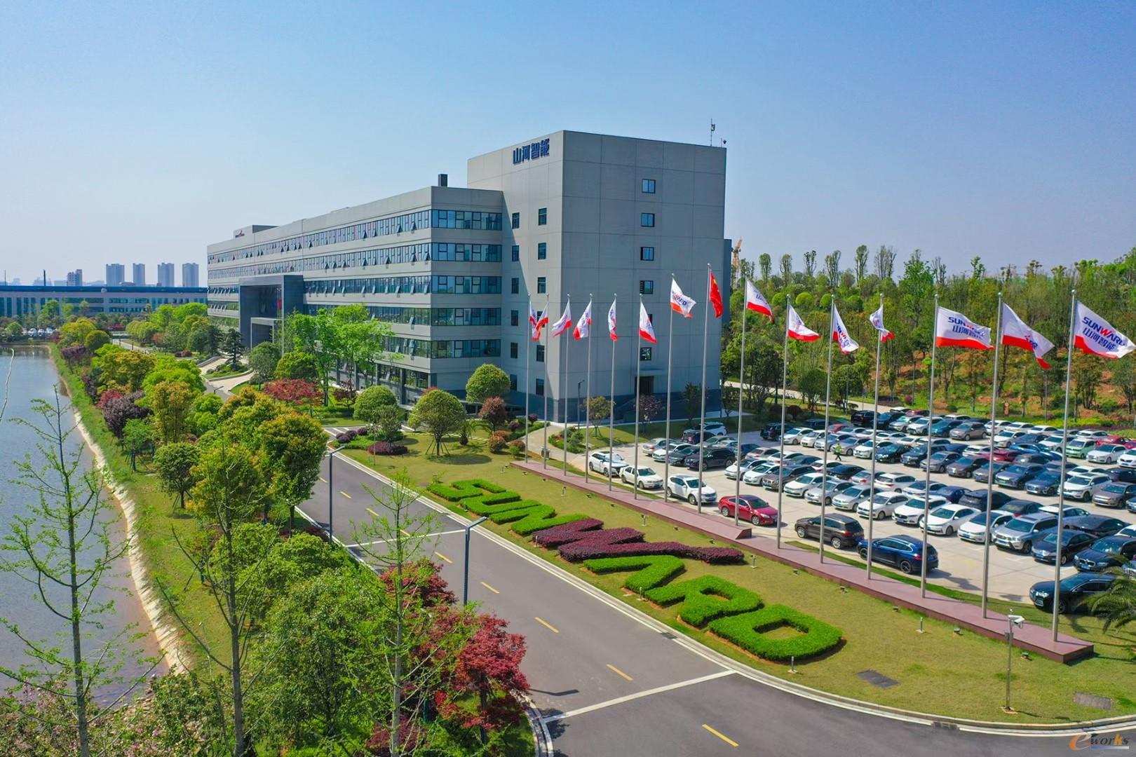 山河智能 以计算机软件技术开发，解锁高端工程装备智能工厂新样本